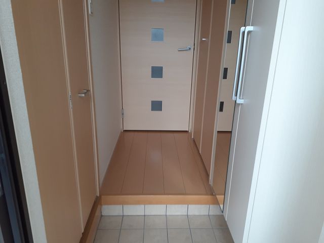 スカイツリー IIIの玄関写真