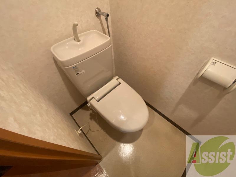 トイレ　こちらはトイレです。清潔感があり、安心して使用できます。