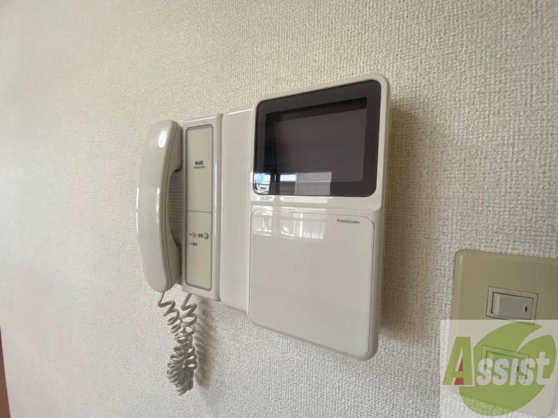 セキュリティ　ＴＶモニター付インターホンです。来客者の顔が見えるので安心！