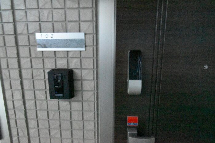 玄関　カードキータイプです。