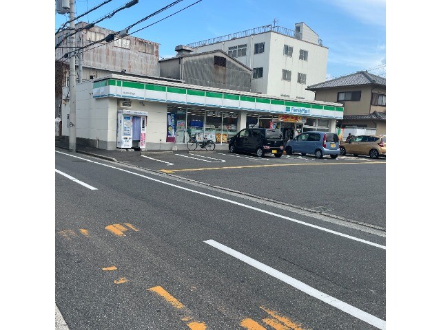 コンビニ　ファミリーマート堺大野芝町店（コンビニ）まで724m