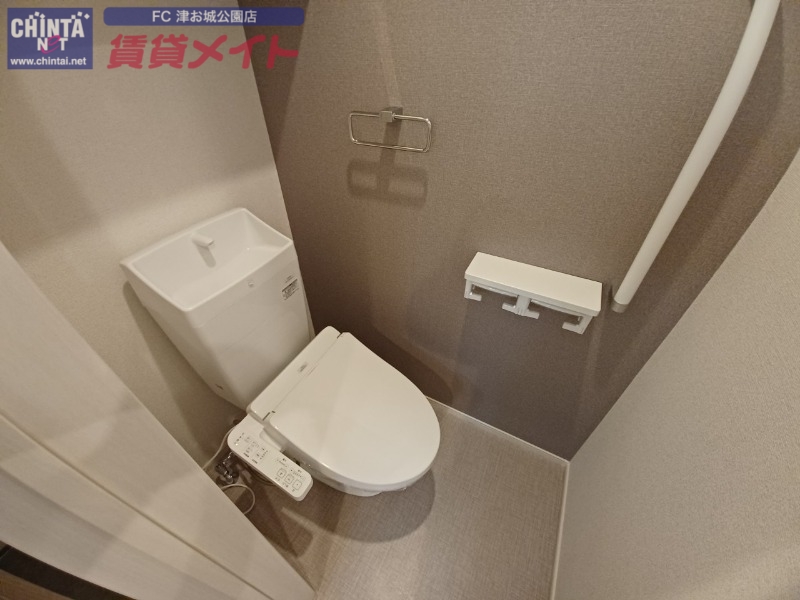 トイレ　同型参考写真