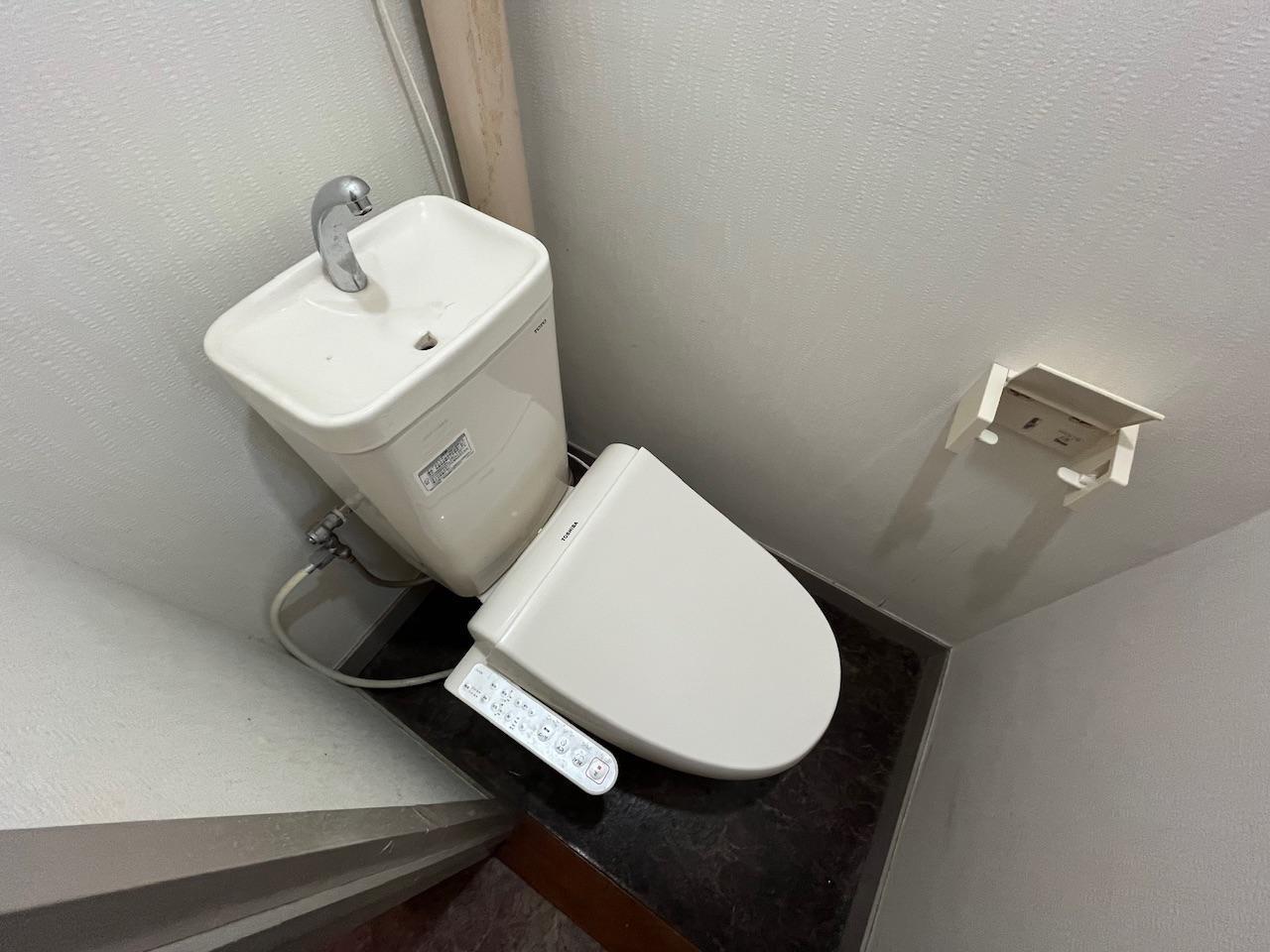 トイレ　ウォシュレット付きトイレ