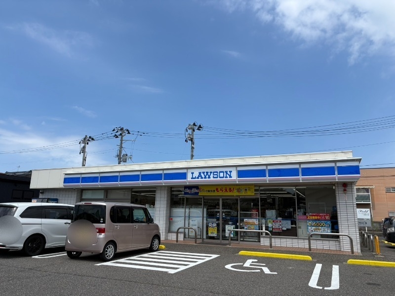 コンビニ　ローソン新潟小針五丁目店（コンビニ）まで226m
