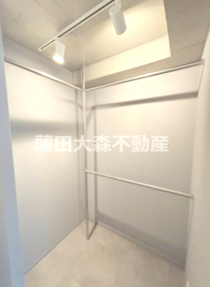収納　収納　ウォークインクローゼット