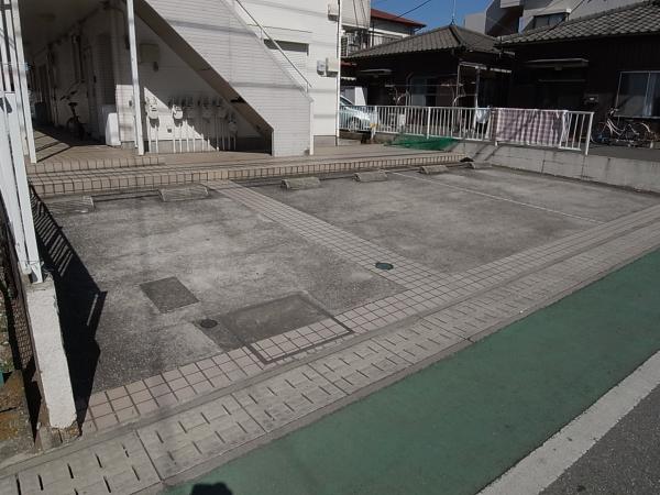 駐車場　駐車場