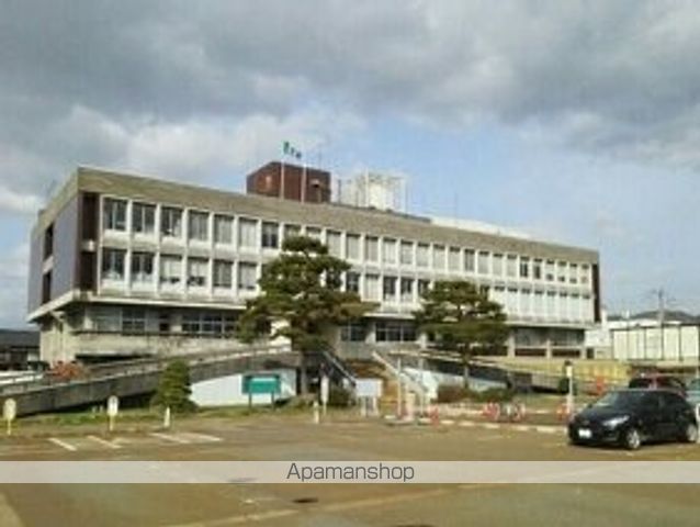 役所　小千谷市役所（役所）まで940m