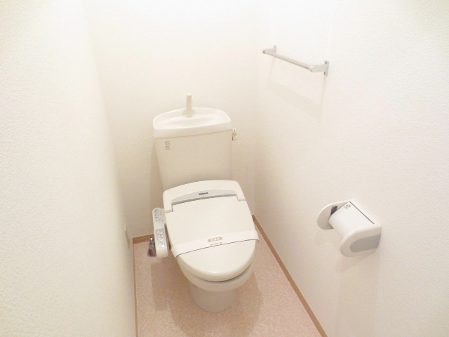 トイレ　別号室の参考写真です。