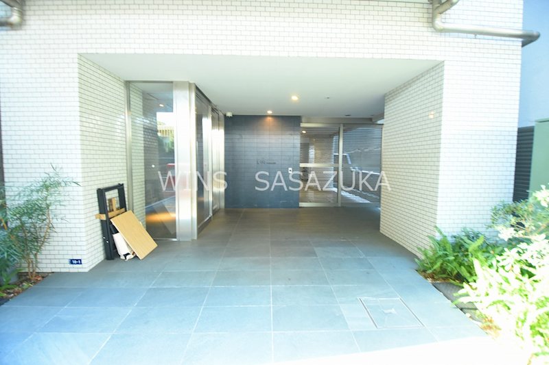 京王新線 幡ケ谷駅 徒歩5分 11階建 築6年の外観写真