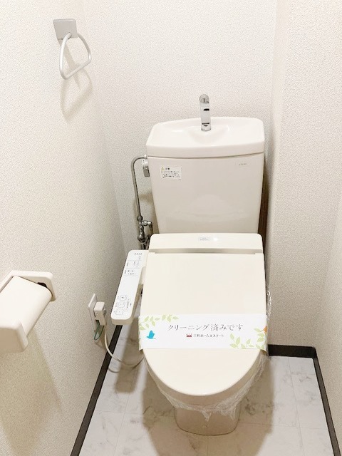 トイレ　同仕様参考写真