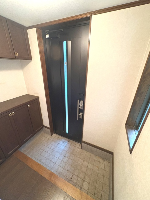 上馬1丁目戸建の玄関写真