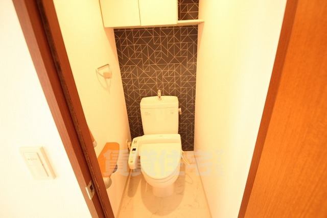 地下鉄長堀鶴見緑地線 京橋駅 徒歩8分 5階建 築23年のトイレ写真