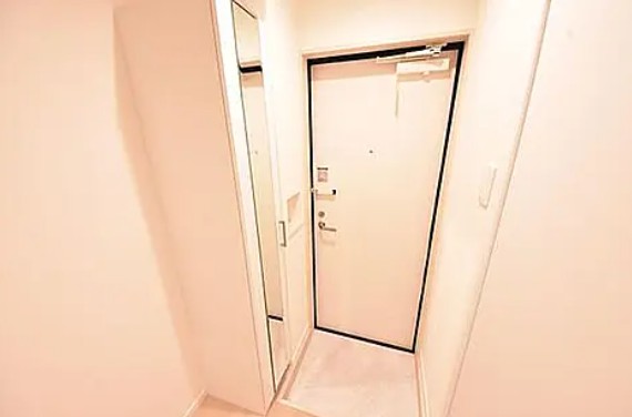 玄関　※別部屋参考写真