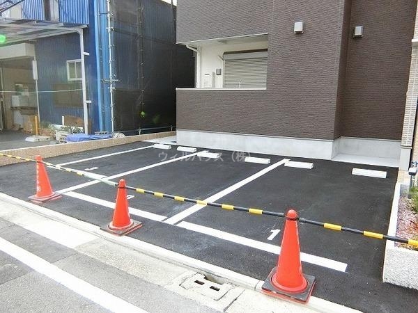 駐車場　敷地内駐車場！