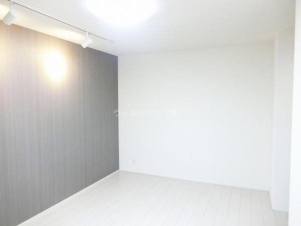 居室・リビング　オシャレなアクセントクロス！