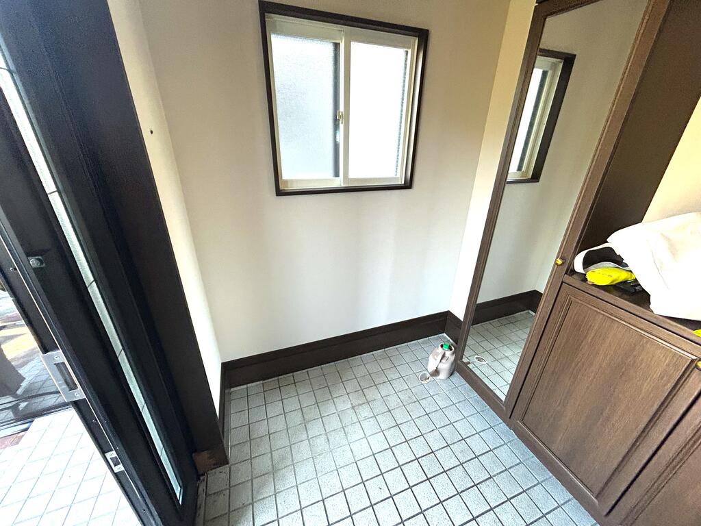 ＪＲ山田線 上米内駅 徒歩19分 2階建 築27年の玄関写真