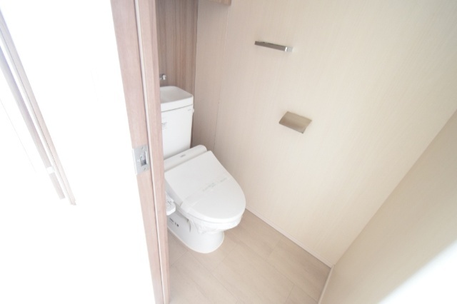 トイレ　温水洗浄便座付きの洋式トイレです☆