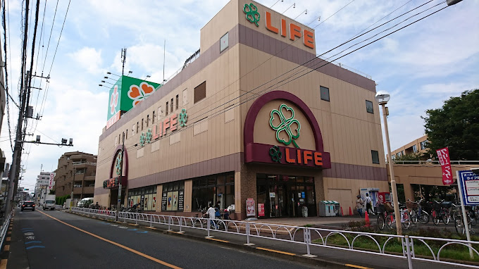 スーパー　ライフ経堂店（スーパー）まで402m