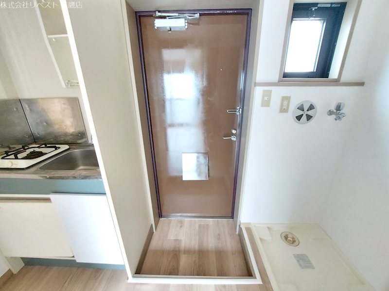 玄関　玄関　※別部屋の写真です