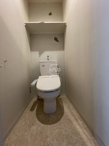 地下鉄御堂筋線 大国町駅 徒歩4分 9階建 築13年のトイレ写真
