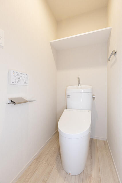 トイレ　※写真は同タイプ住戸です。