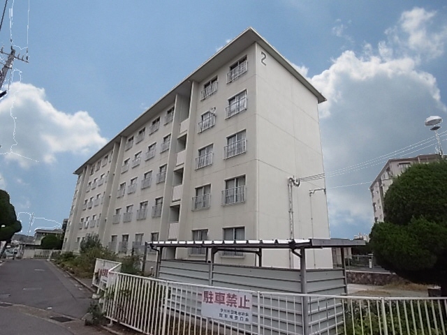 伊川谷2号棟の外観写真