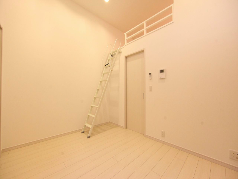 その他　洋室5.7帖　ロフト6帖（収納でもお部屋でも使えます）