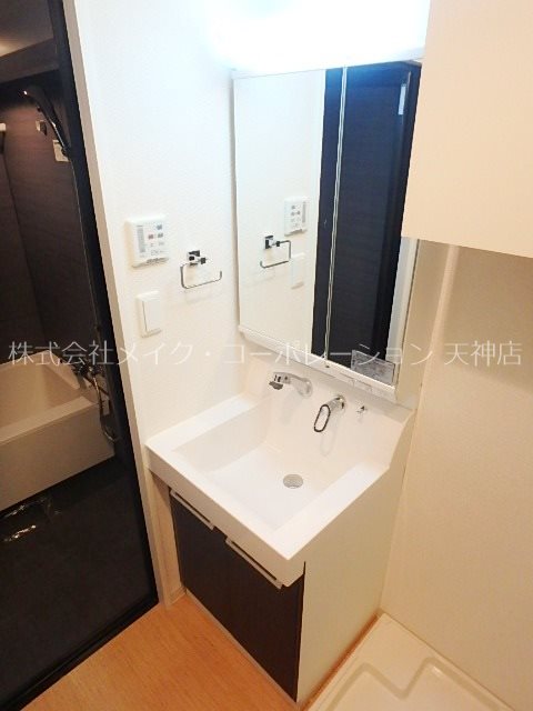 洗面設備　※入居中の為別部屋写真使用現状優先
