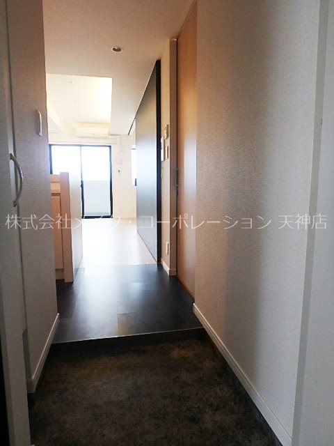 玄関　※入居中の為別部屋写真使用現状優先