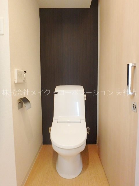 トイレ　※入居中の為別部屋写真使用現状優先