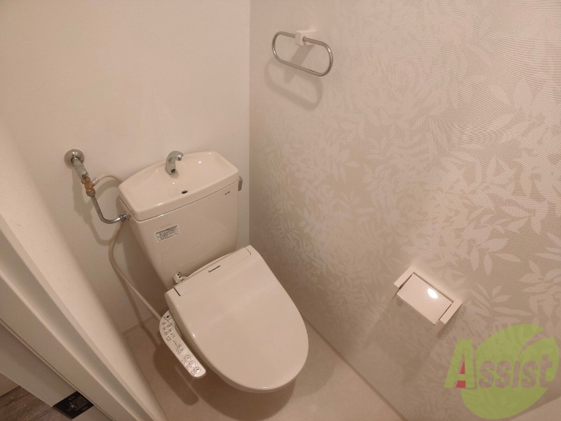 トイレ　ウォシュレット機能がついたトイレです。安心して使用できます。
