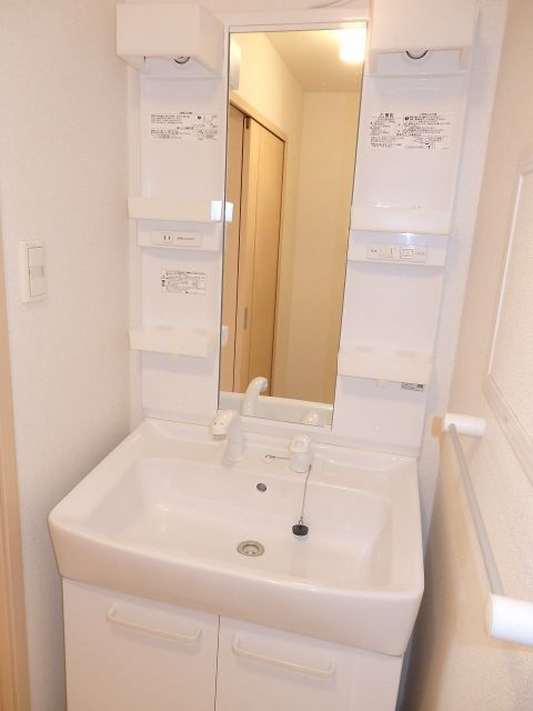 ＪＲ芸備線 安芸矢口駅 バス乗車時間：4分 最寄りバス停で下車 徒歩4分 2階建 築18年の内装写真