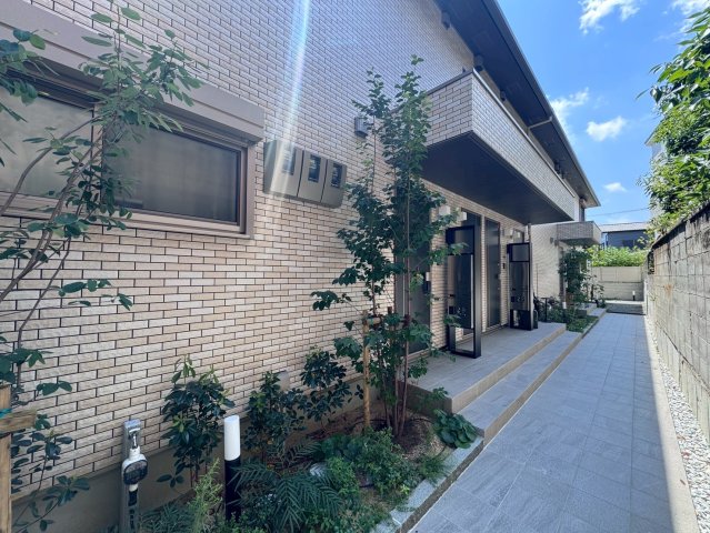 Aparutoman岡本の外観写真
