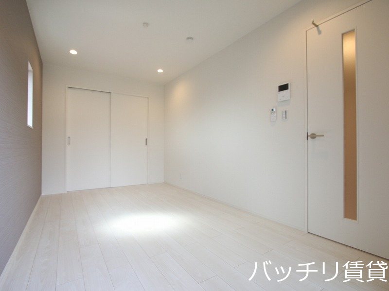 居室・リビング　別号室タイプの為、現状を優先致します。