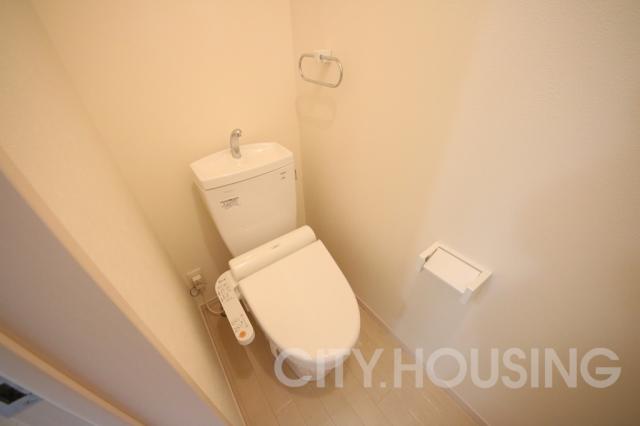 トイレ　※同タイプ部屋の写真です。