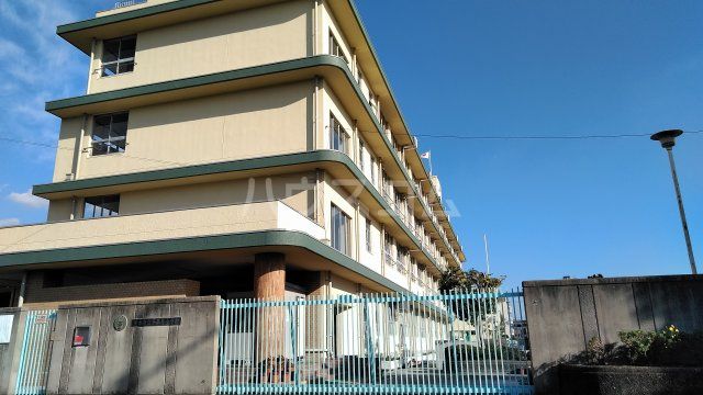 小学校　茨木市立東奈良小学校（小学校）まで556m