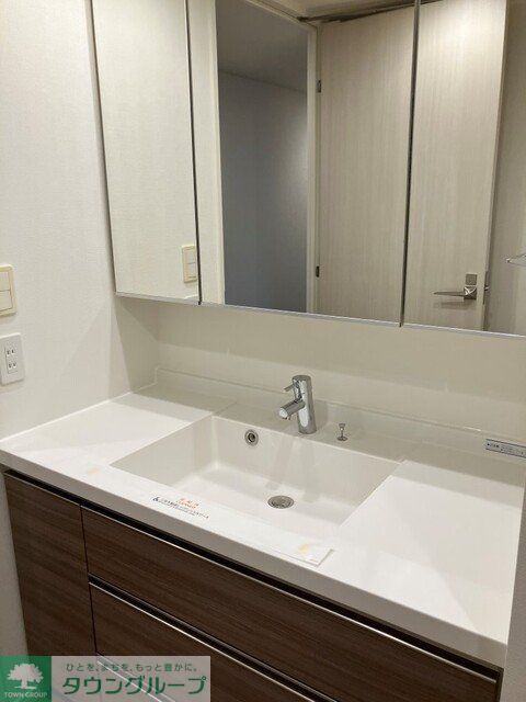 洗面設備　※写真は同タイプ住戸です。