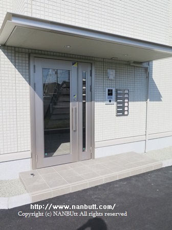 エントランス　エントランスはオートロック完備