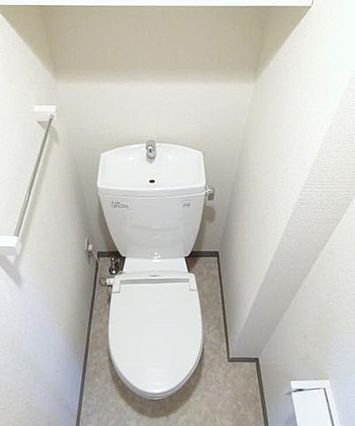 トイレ　（別タイプ参考写真）スカイコートスパシエ池袋　豊島区上池袋4
