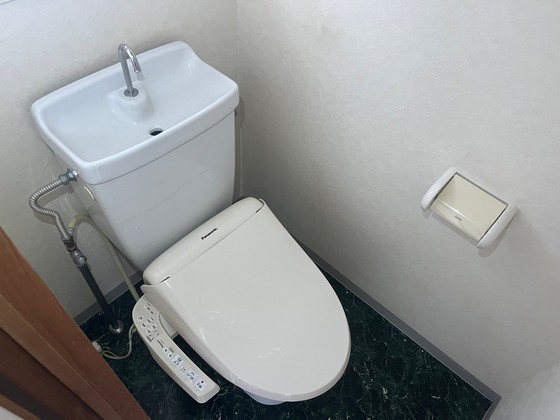 トイレ　※別のお部屋のお写真です