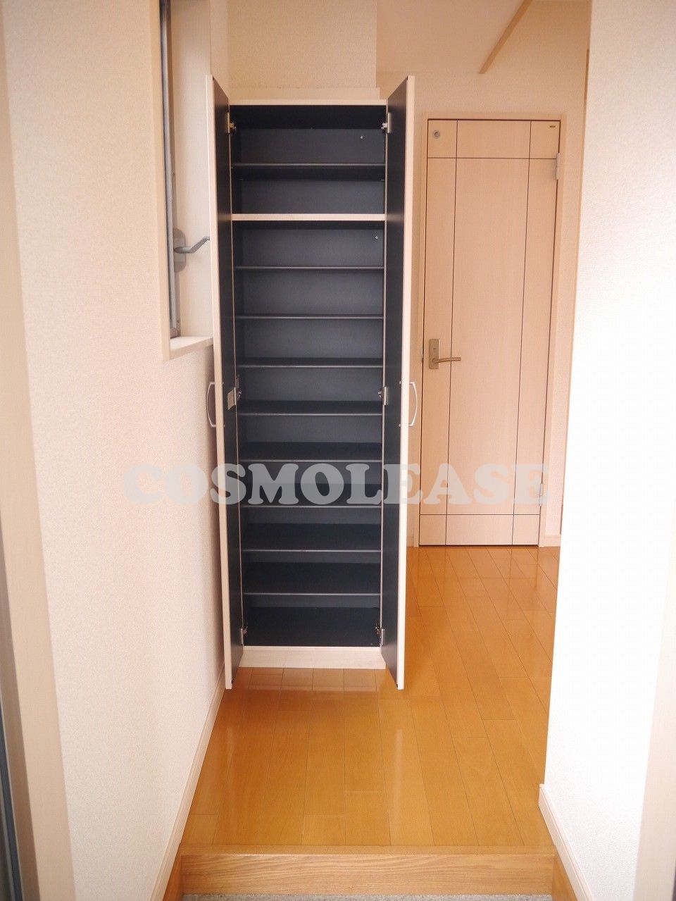 玄関　靴入れあり