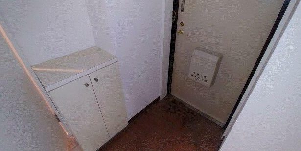 玄関　※参考写真