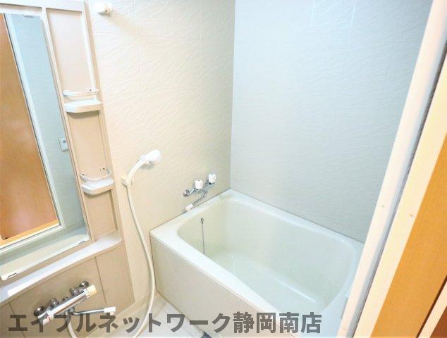 バス・シャワールーム　お風呂で日々の疲れを落としましょう