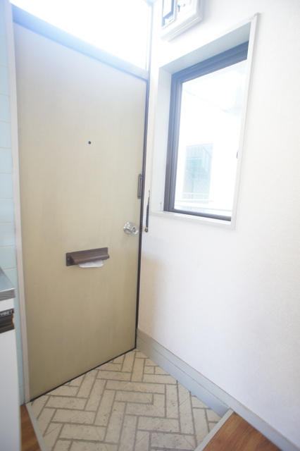 玄関　すっきりシンプルな玄関スペースです！