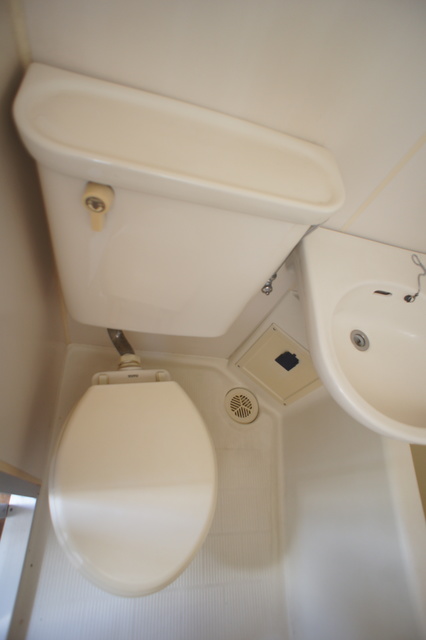 トイレ　清潔感ある洋式トイレです☆お掃除も楽々です！！