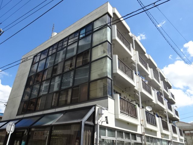 横浜市西区南浅間町のマンションの建物外観