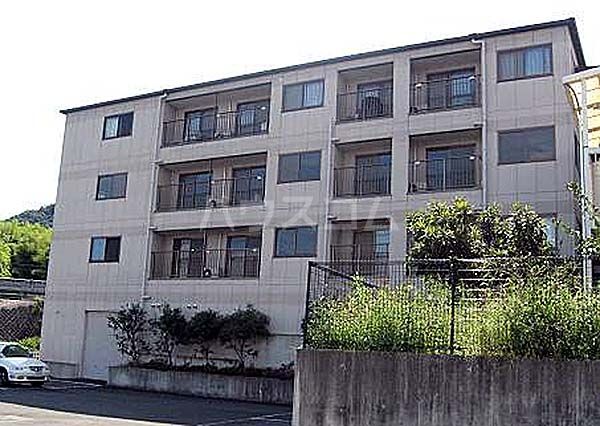 【京都市西京区大枝沓掛町のマンションの建物外観】