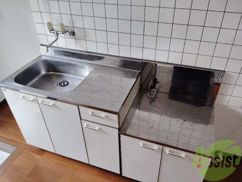 キッチン　キッチンはお好きなコンロを置いてご利用いただけます。