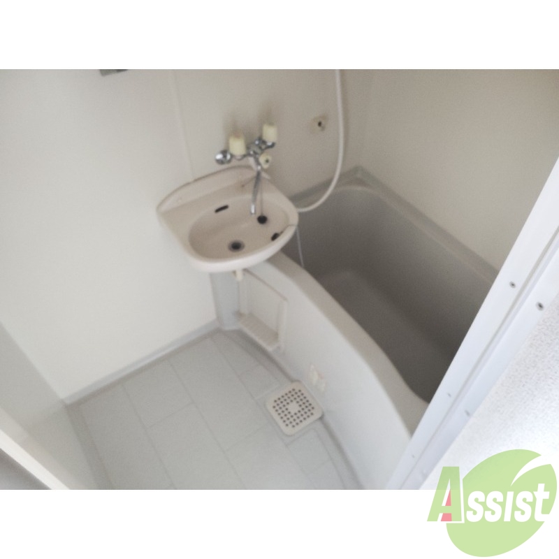 バス・シャワールーム　お風呂はゆっくり浸かりたくなる感じで落ち着きます。