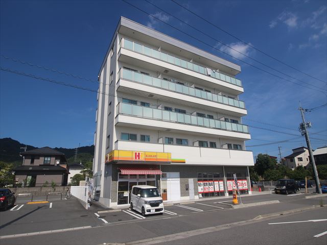 OTO寺家駅前　★の建物外観